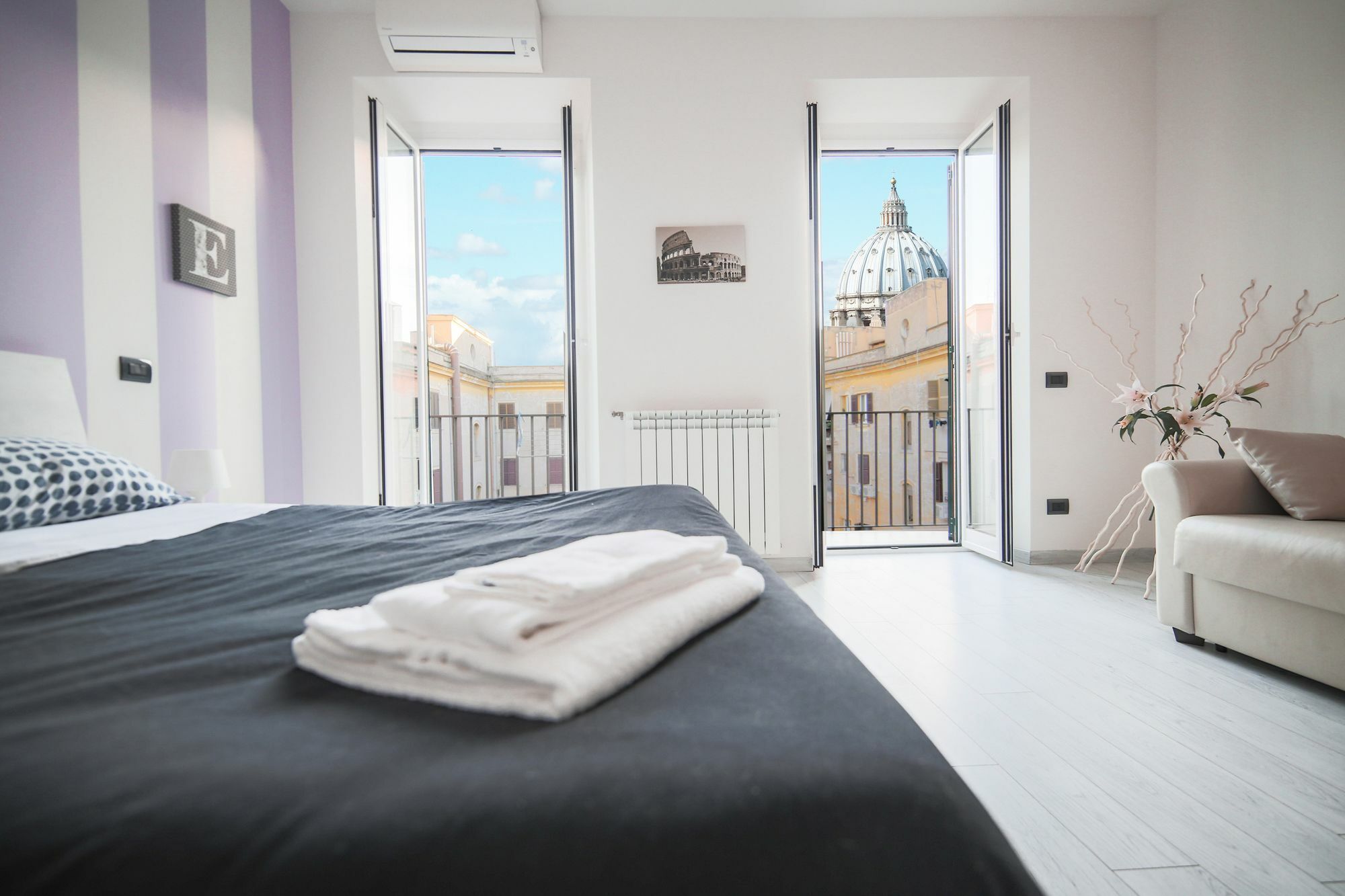 Apartment In Front Of St Peter'S Square And Vatican Museums - Mypad In Rom Eksteriør billede