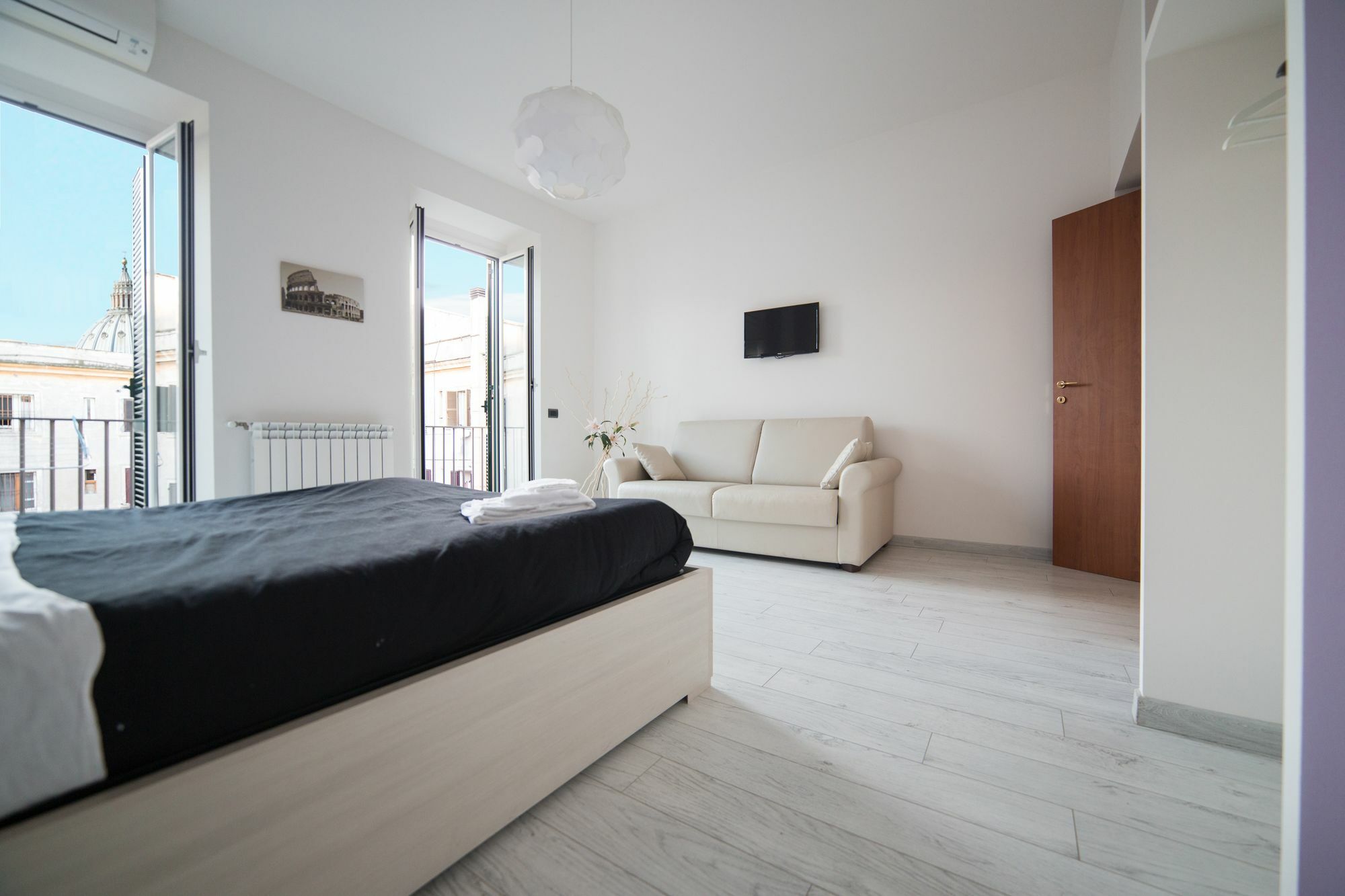 Apartment In Front Of St Peter'S Square And Vatican Museums - Mypad In Rom Eksteriør billede